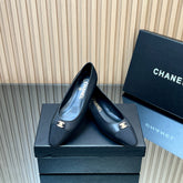 CHANEL 25S BALLET FLATS LOGO IN BLACK CALFSKIN AND CANVAS GOLD HARDWARE