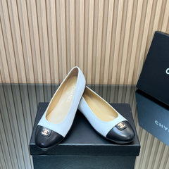 CHANEL 25S BALLET FLATS IN WHITE AND BLACK LAMBSKIN GOLD HARDWARE