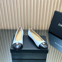 CHANEL 25S BALLET FLATS IN WHITE AND BLACK LAMBSKIN GOLD HARDWARE