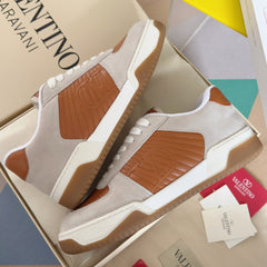 VALENTINO 25S GARAVANI FREEDOTS SNEAKERS IN BEIGE SUEDE AND ORANGE LAMBSKIN