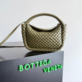 BOTTEGA VENETA 25S COBBLE BAG 23 IN ARMY GREEN CALFSKIN
