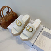 MONTAIGNE WEDGE SLIDE 95MM IN WHITE CALFSKIN