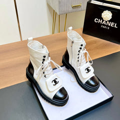 CHANEL 25S HIGH ANKLE BOOTS WITH ZIPPER IN WHITE GLOSSY CALFSKIN GOLD HARDWARE