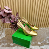KNOT PUMP 9 CM IN GOLD CALFSKIN WITH GOLD FINISHED METAL HEEL