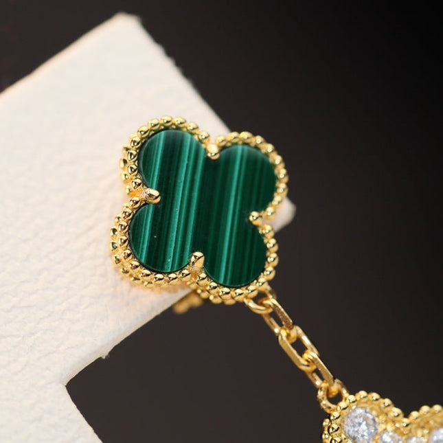 CLOVER EARRINGS GOLD MALACHITE DIAMOND 3 MOTIF