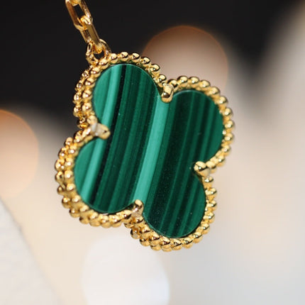 CLOVER EARRINGS GOLD MALACHITE DIAMOND 3 MOTIF