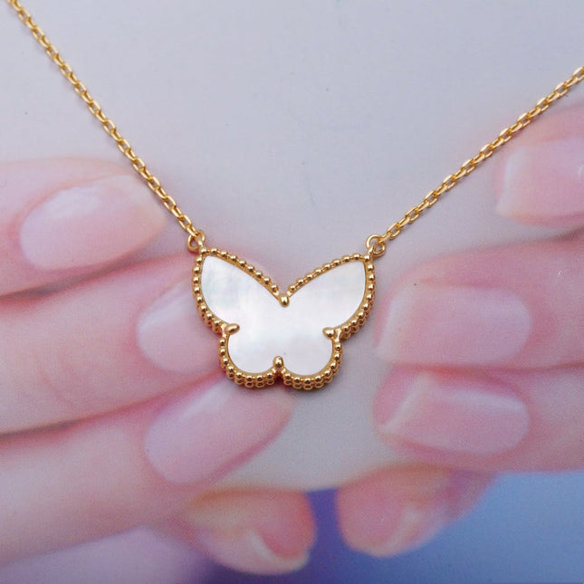 LUCKY BUTTERFLY PEDANT NECKLACE GOLD MOP