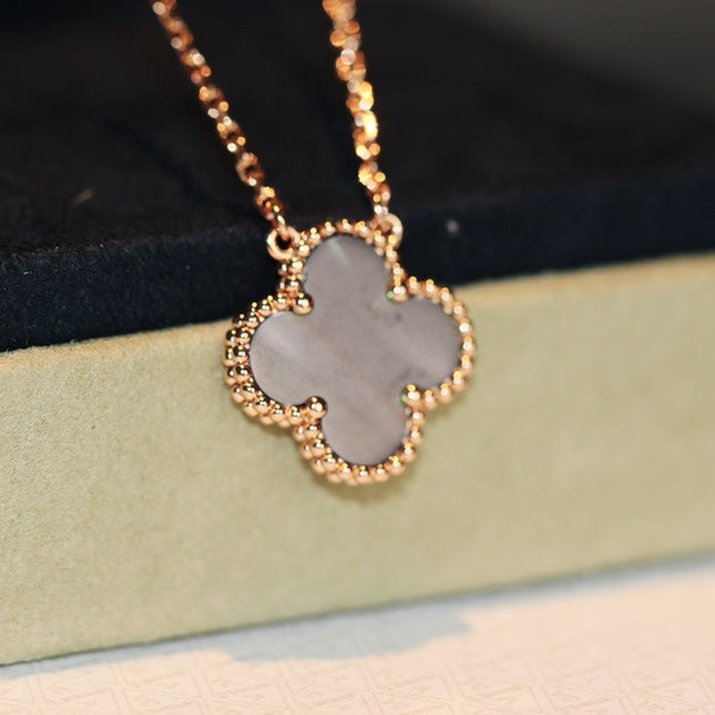 CLOVER MOP PINK GOLD NECKLACE