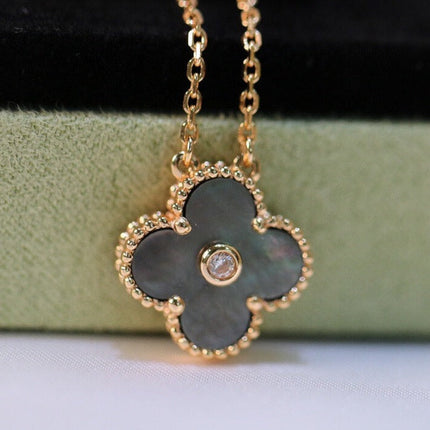 CLOVER NECKLACE GOLD DIAMOND