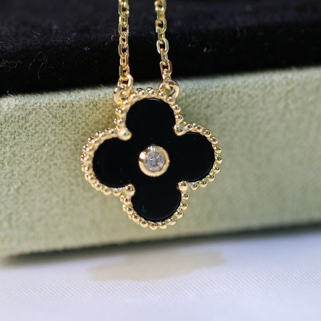 CLOVER NECKLACE GOLD DIAMOND ONYX