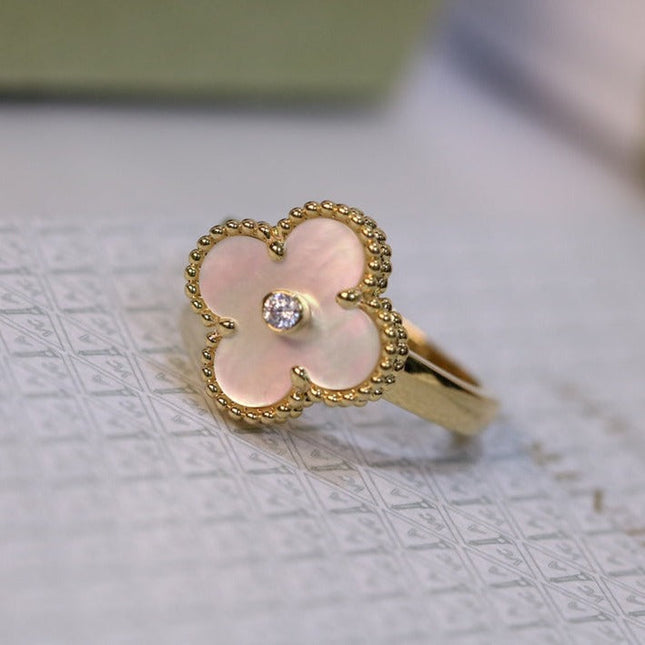 CLOVER PINK MOP RING GOLD DIAMOND