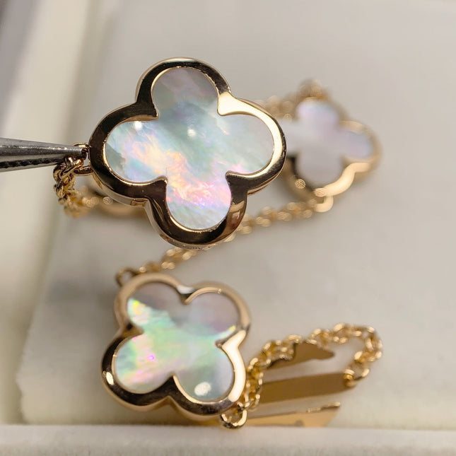 PURE CLOVER MOP BRACELET 4 MOTIFS