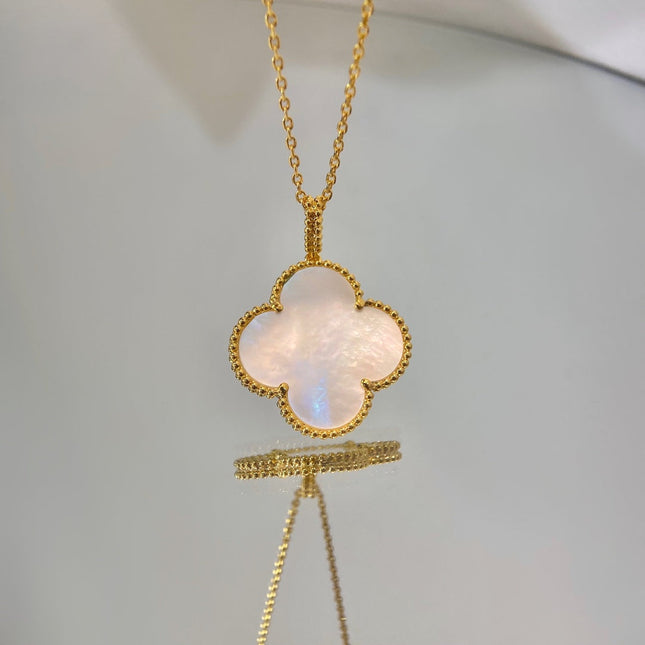 CLOVER PINK MOP GOLD NECKLACE