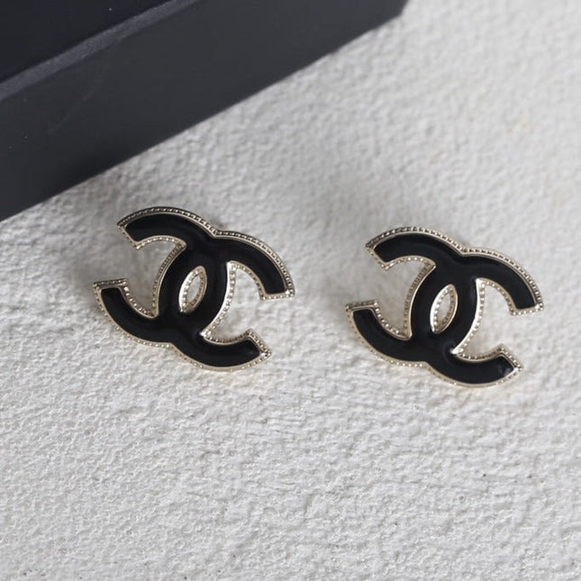 DOUBLE C STUD EARRING