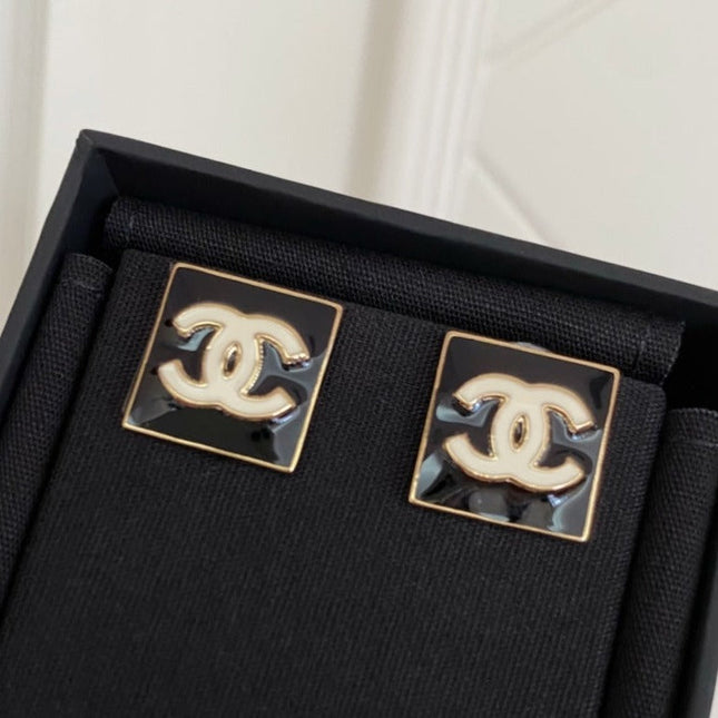 DOUBLE C SQUARE STUD EARRINGS