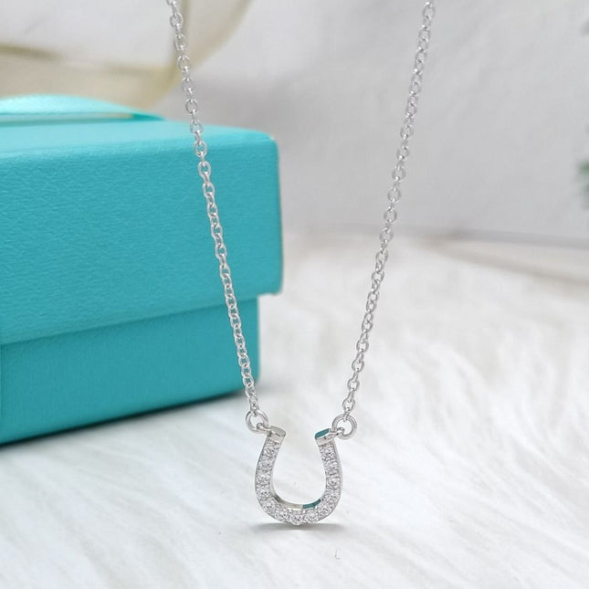 U DIAMONDS PEDANT NECKLACE