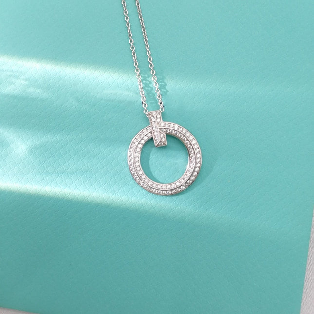 T WIRE PEDANT DIAMOND NECKLACE