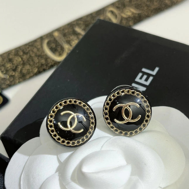 DOUBLE C BLACK ENAMEL STUD EARRINGS