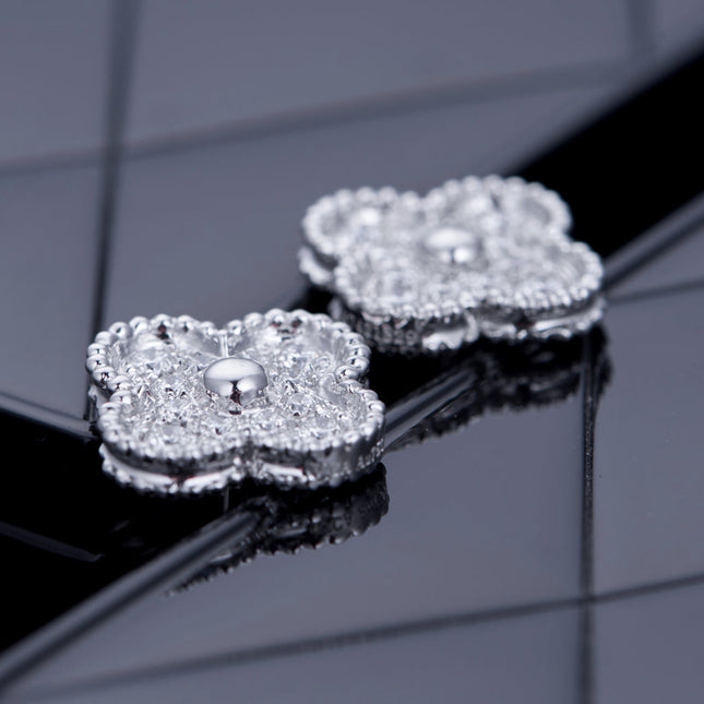 CLOVER SILVER DIAMOND STUD EARRINGS