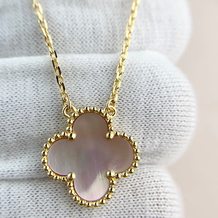 CLOVER PEDANT PINK MOP GOLD NECKLACE