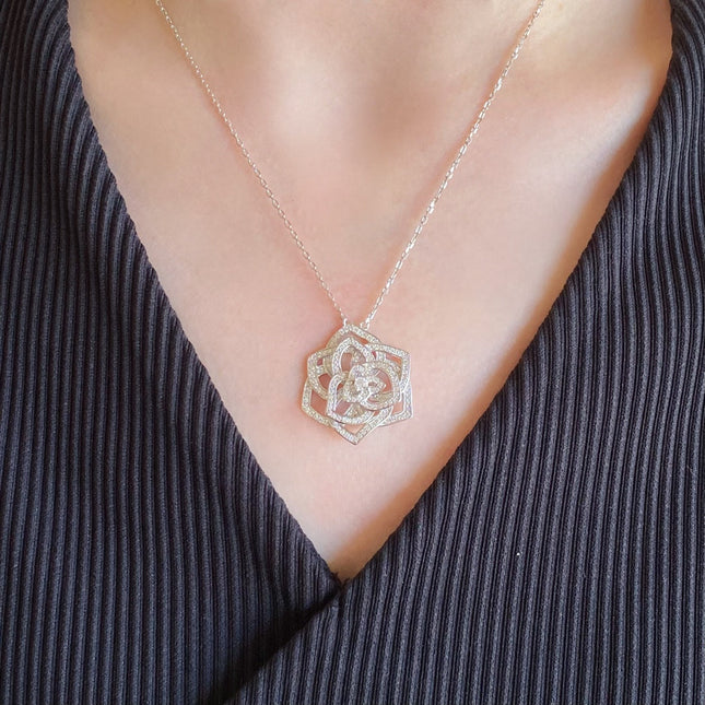 ROSE PEDANT SILVER DIAMOND NECKALCE