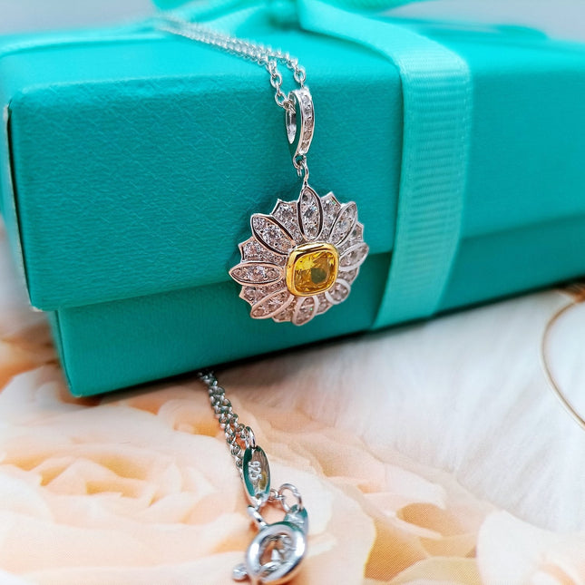 FLOWER PEDANT YELLOW DIAMOND SILVER NECKLACE