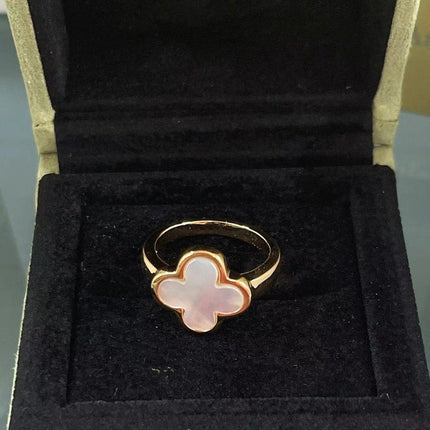 PURE CLOVER MOP PINK GOLD RING