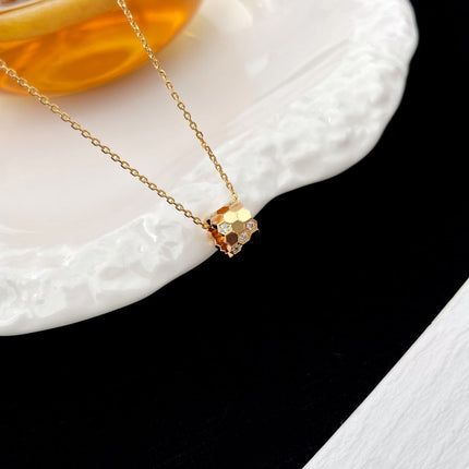 BEE MINI PEDANT DIAMOND NECKLACE