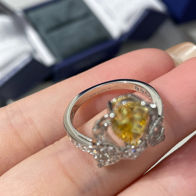 SOIR DE FETE YELLOW DIAMOND SILVER RING