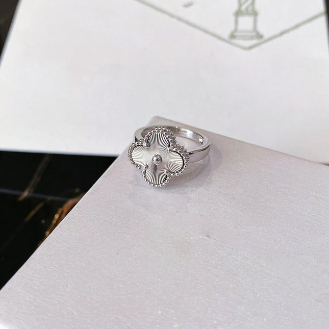 CLOVER SILVER RING