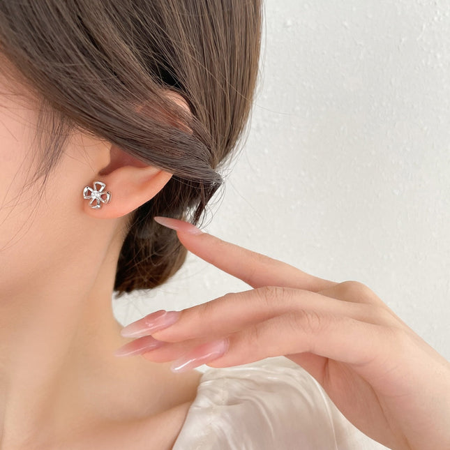 FIOREVER MINI DIAMOND STUD EARRINGS