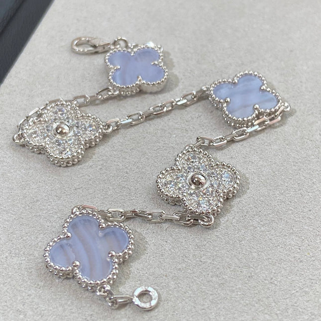 CLOVER 5 MOTIF SILVER CHALCEDONY DIAMOND BRACELET