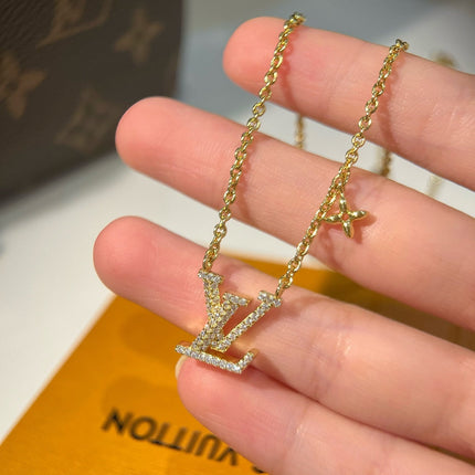 LV LOGO PENDANT DIAMOND GOLD NECKLACE