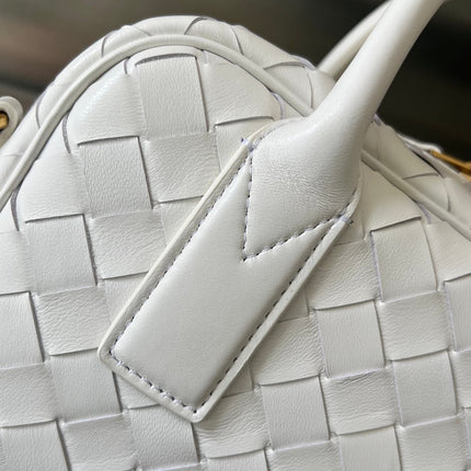 BV GETAWAY SMALL 23CM WHITE LAMBSKIN