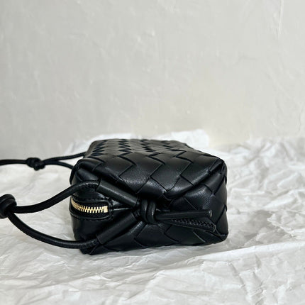 BV LOOP MINI 17CM BLACK CALFSKIN