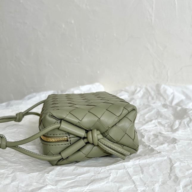 BV LOOP MINI 17CM KHAKI CALFSKIN