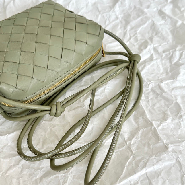 BV LOOP MINI 17CM KHAKI CALFSKIN