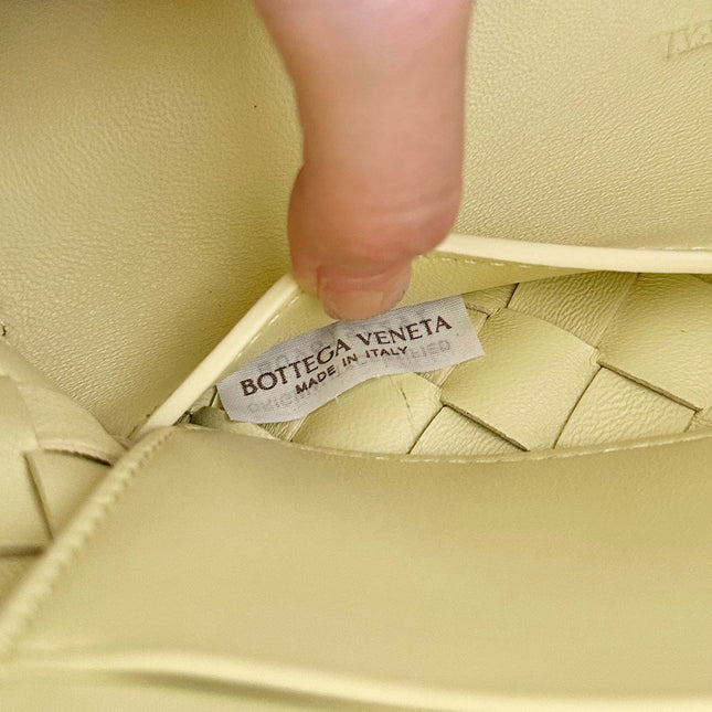 BV SMALL ANDIAMO 25CM LIGHT YELLOW LAMBSKIN