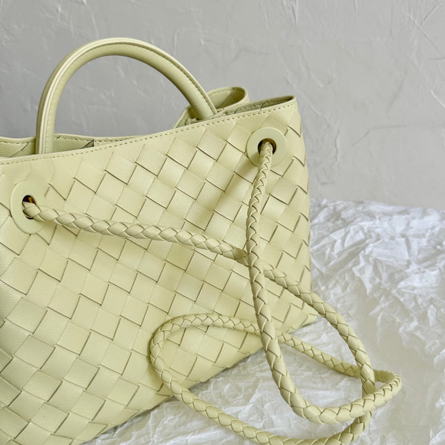 BV SMALL ANDIAMO 25CM LIGHT YELLOW LAMBSKIN