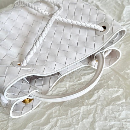 BV SMALL ANDIAMO 25CM WHITE LAMBSKIN