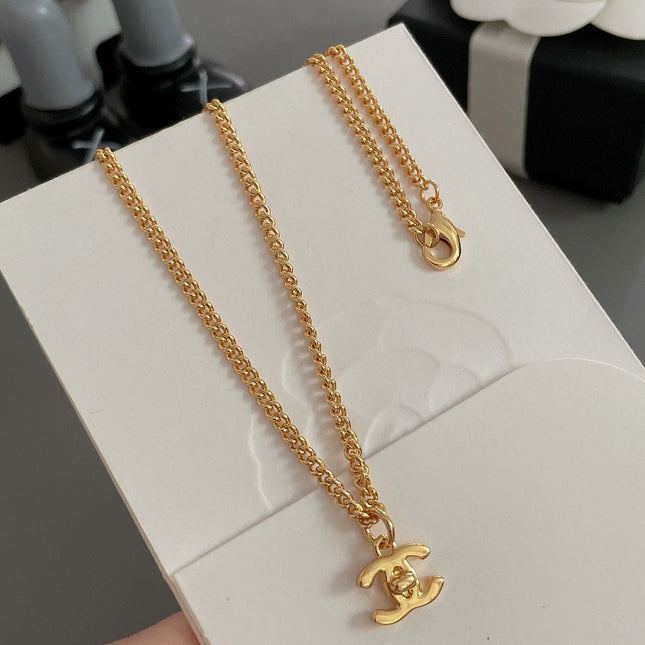 CC LOCK GOLD CHAIN NECKLACE