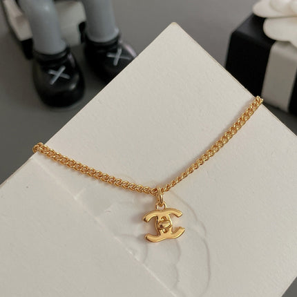 CC LOCK GOLD CHAIN NECKLACE