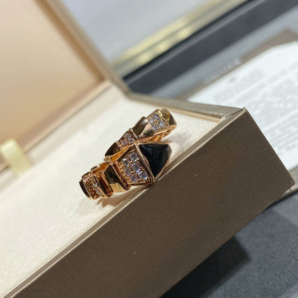 SERPENTI RING GOLD DIAMOND ONYX