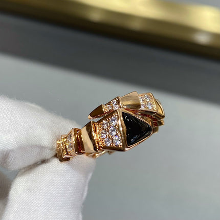 SERPENTI RING GOLD DIAMOND ONYX