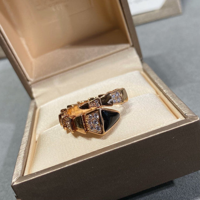 SERPENTI RING GOLD DIAMOND ONYX