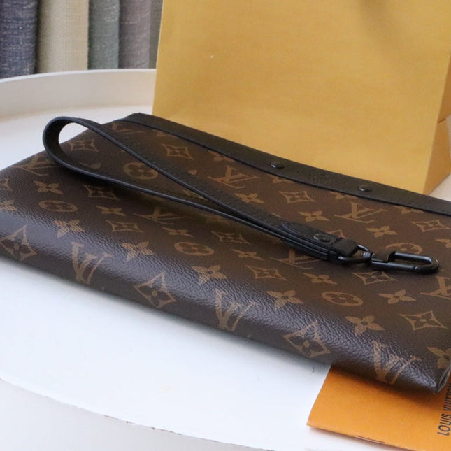 POCHETTE TO GO 30 MONOGRAM CANVAS