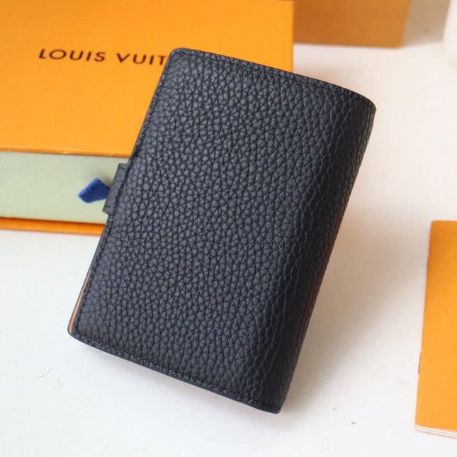 VERTICAL COMPACT WALLET BLACK CAPUCINES