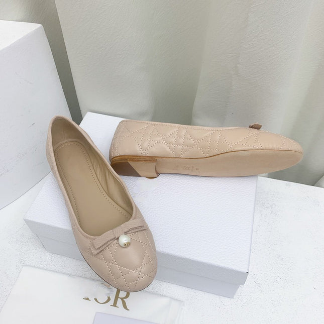 CD BALLET FLAT BEIGE MOP FRONT