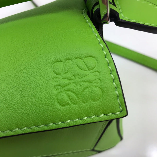 LOE MINI 18 PUZZLE BAG IN EMERALD GREEN CALFSKIN