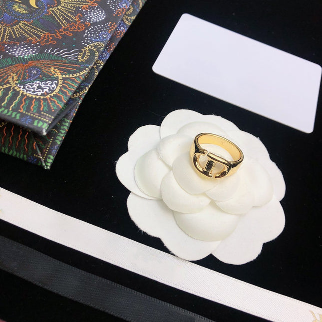 CD 30 MONTAIGNE GOLD RING